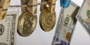 Güney Kıbrıs Bitcoin Dolandırıcılarını ABD’ye İade Etti!