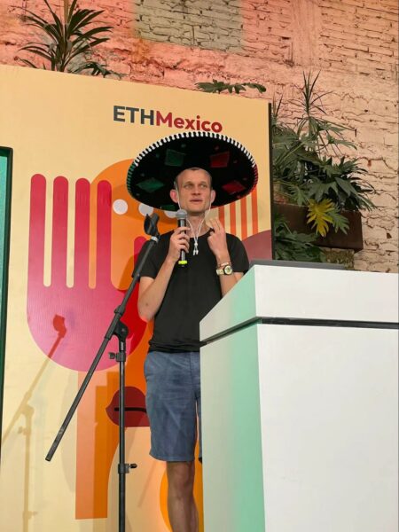 meksika 450x600 - Ethereum'un Kurucu Ortağı Vitalik Buterin'in Konferans Özel Modası!